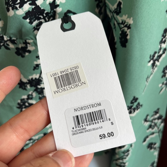 NWT Leith green wing space Delila floral blouse - Picture 4 of 6